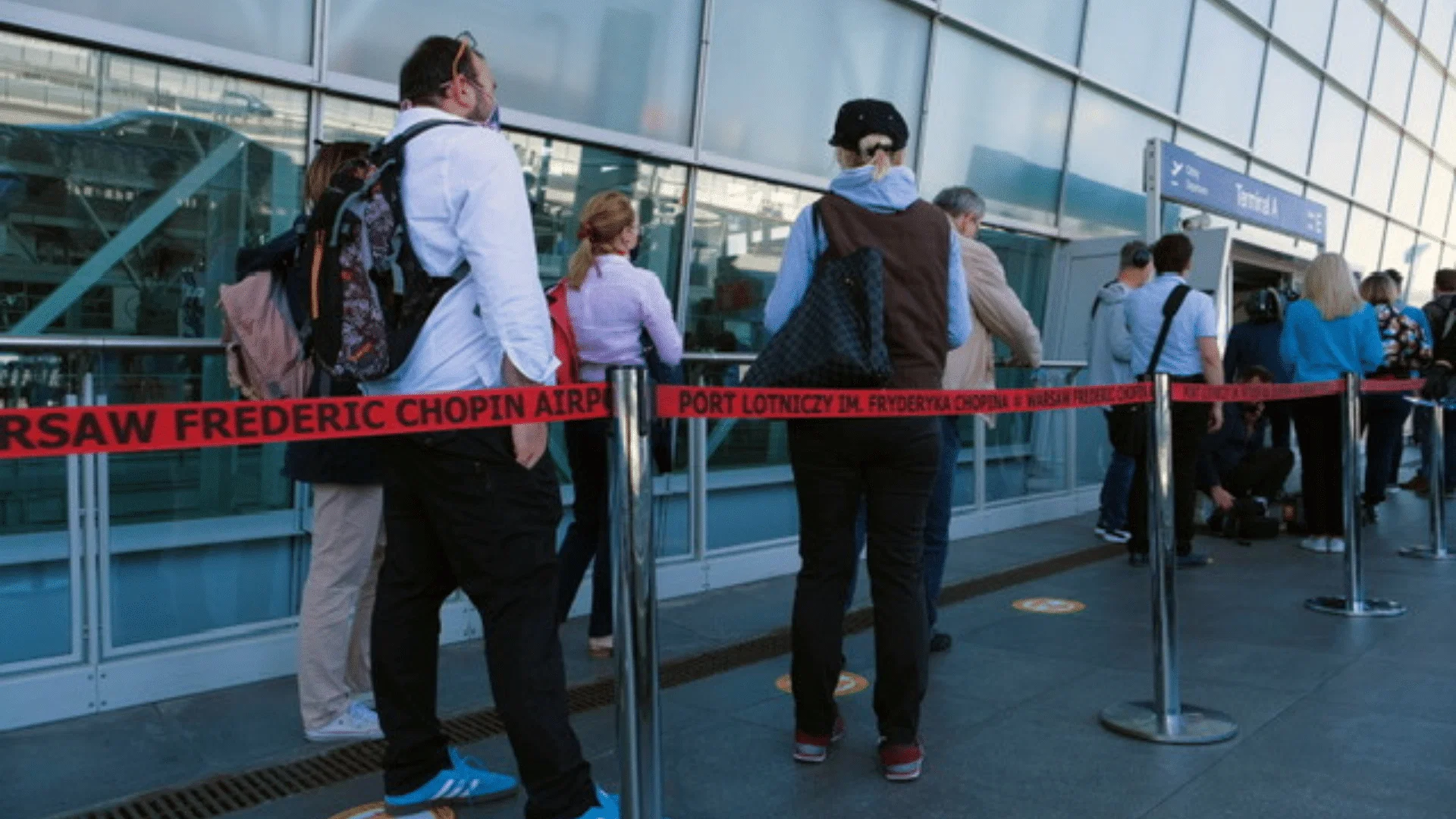 nowydziennik A view of the departures hall at Chopin Airport amid the ongoing coronavirus COVID-19 pandemic in Warsaw, Poland, 29 May 2020. Poland will restart passenger air connections in three stages.